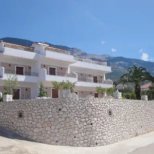 2* Aparthotel Ocean Front 77